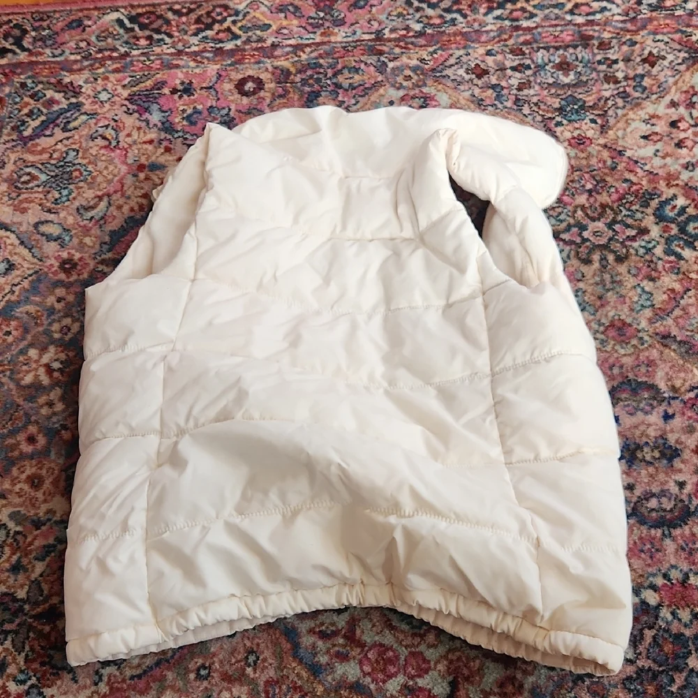Old Navy Fleece Lined Women's Ivory Puffer Vest - Picture 4 of 4